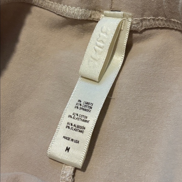 Skims Stretchy Outdoor Shorts Khaki Size Medium | bodycon | fitted | stretch - Picture 2 of 3